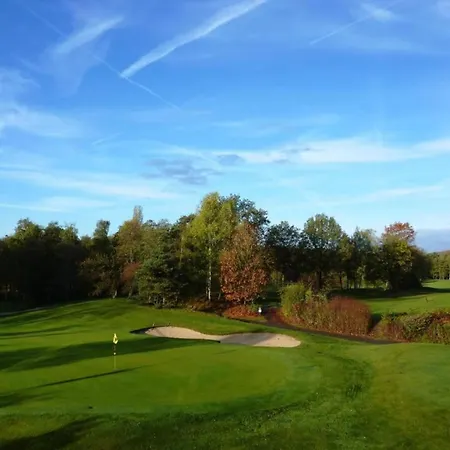 בית נופש With Garden Views Stokhem