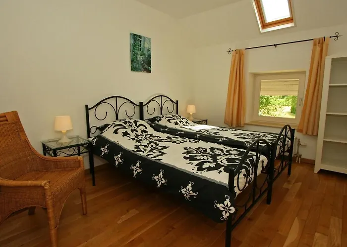 With Garden Views Holiday home *