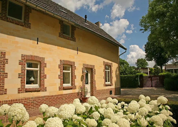 With Garden Views Nyaraló *