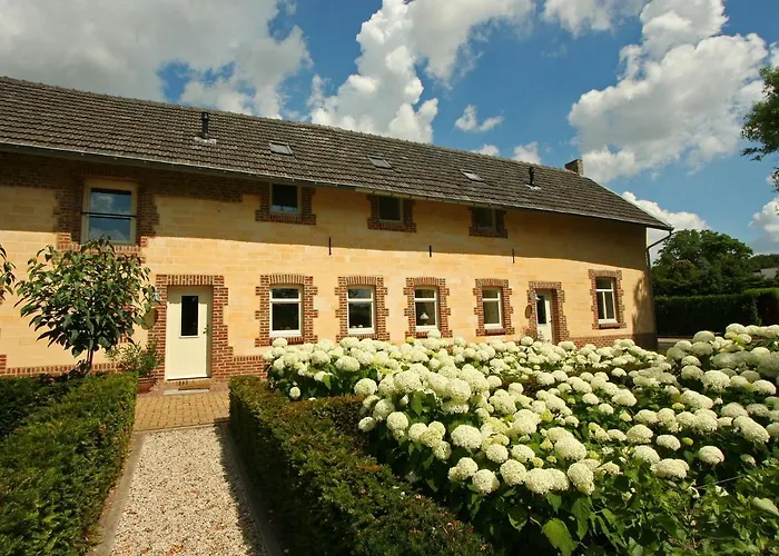 With Garden Views Nyaraló *